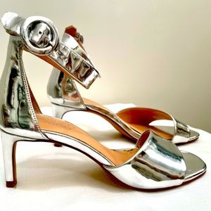 Chrome-like Patent Leather Silver Heels
